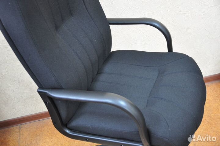Офисное кресло 