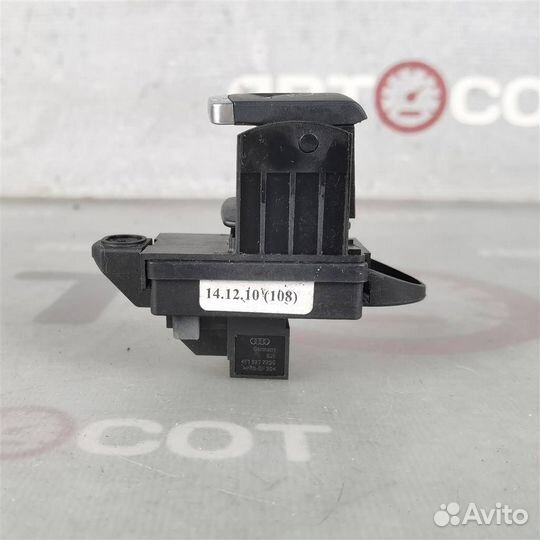 Выключатель парковочного тормоза Audi A6 (C6,4F)