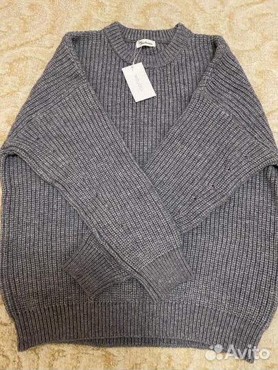 Свитер женский