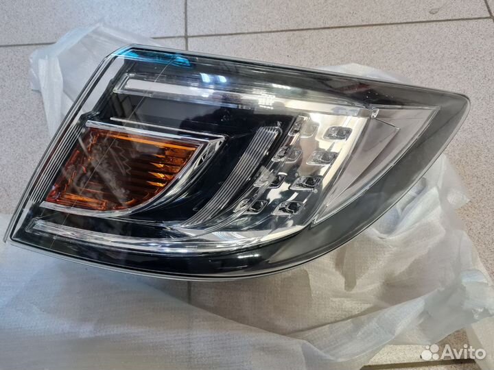 Фонарь задний правый Mazda GS1G-51-150H