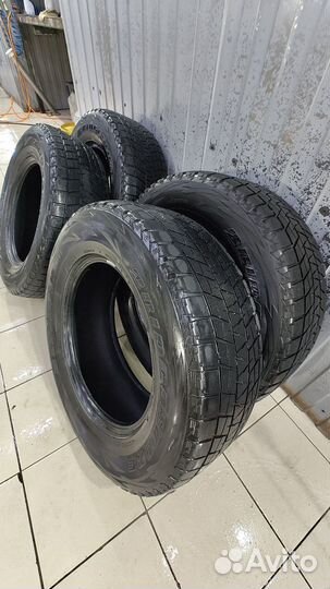 Bridgestone Blizzak DM-V1 265/65 R17