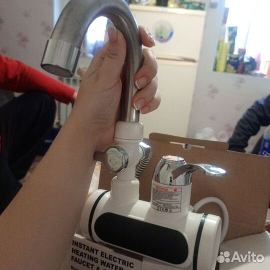 Водонагреватель сместитель прочный с лейкой