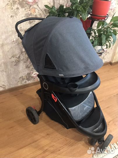 Прогулочная коляска