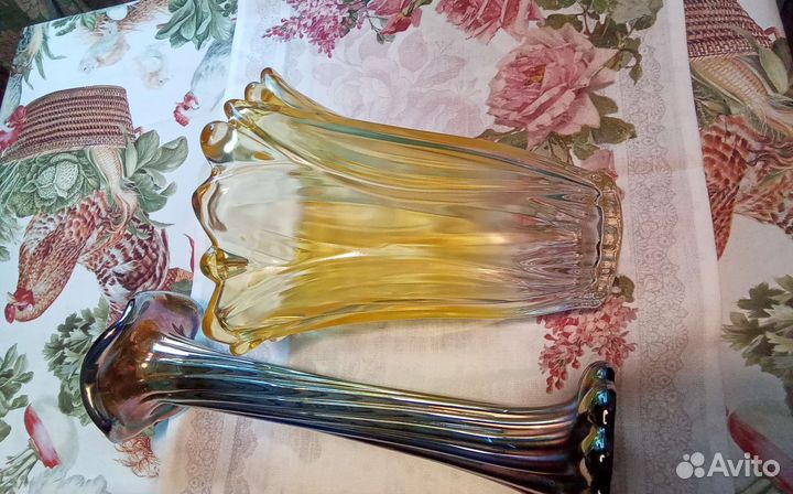 Вазы из цветного стекла