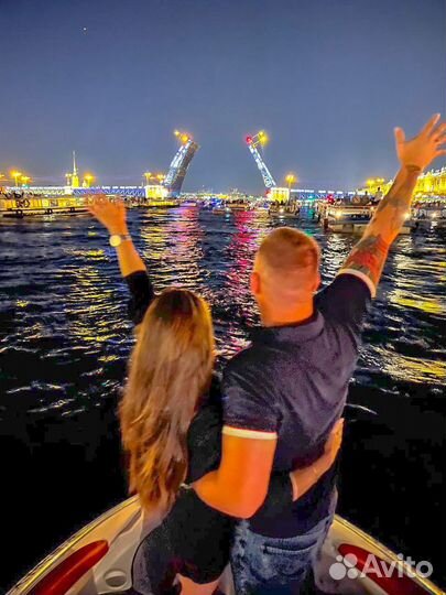 Аренда катера. Реки и каналы. Развод мостов