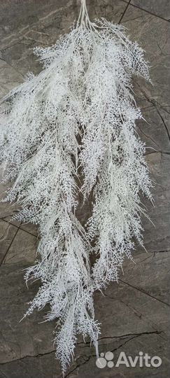 Искусственное ампельное растение