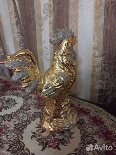 Статуэтка конь и петух в золотом