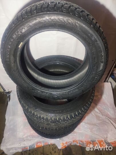 Nokian Tyres Hakkapeliitta 9 215/55 R17 98T