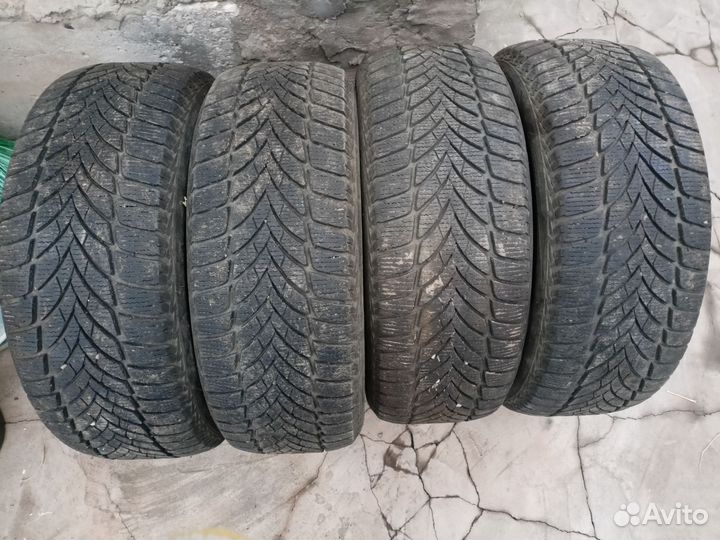 Goodyear UltraGrip Ice 2 215/55 R17 98T