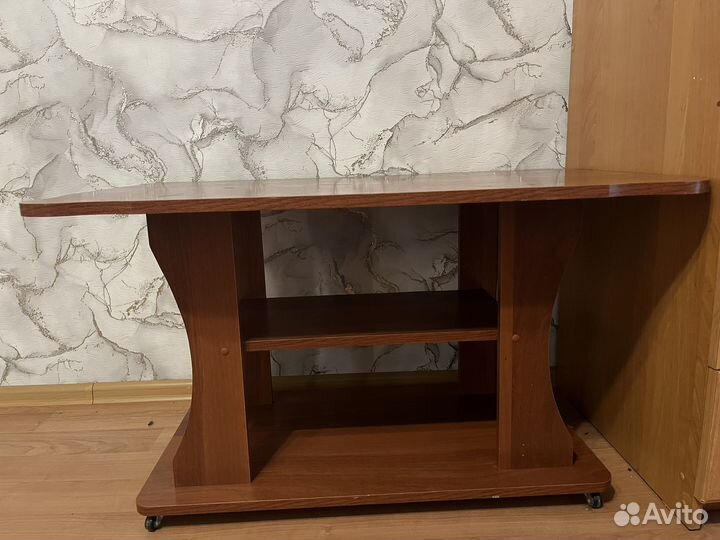 Журнальный столик