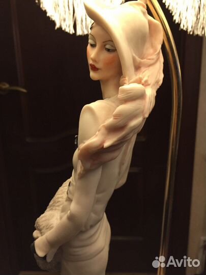 Лампа со скульптурой G. Armani, Capodimonte Италия