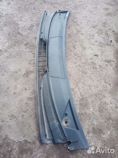 Жабо Mercedes-Benz Vito