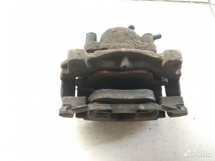 Суппорт передний правый на Форд Мондео 4