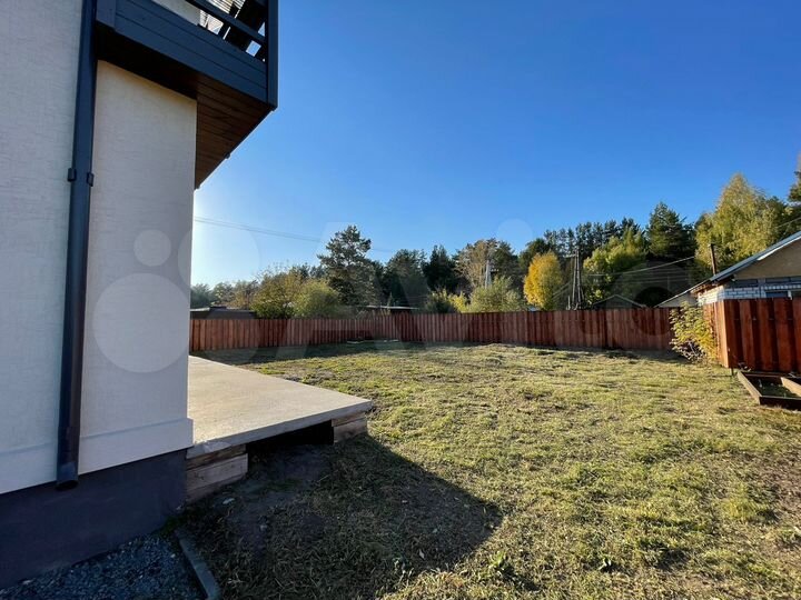 Коттедж 165 м² на участке 10 сот.