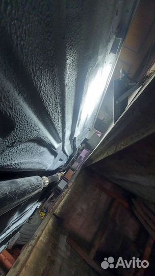 Обработка днища автомобиля, арок,от коррозии