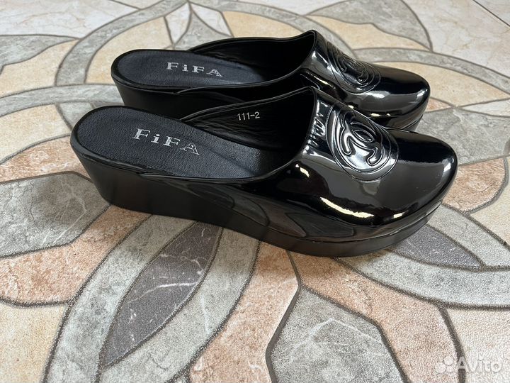 Сабо лак 37-38 новые