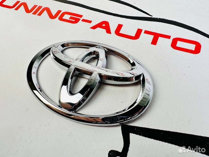 Эмблема 5-й двери Toyota LC 200 (151 см ) S2895