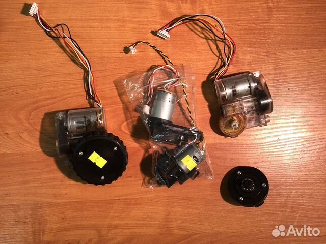 Робот пылесос xrobot m-788 на запчасти