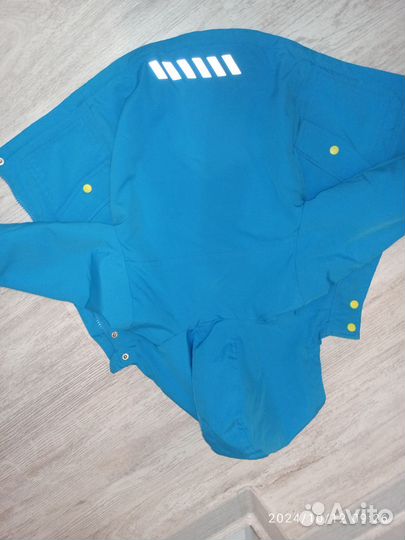 Куртка ветровка
