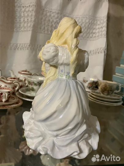 Статуэтка Coalport