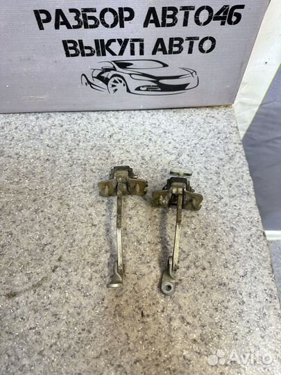 Ограничитель двери задней renault clio 2