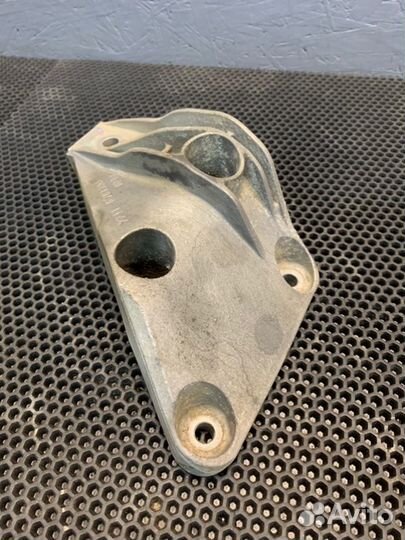 Кронштейн двигателя левый Bmw 520I F10 N20 2015