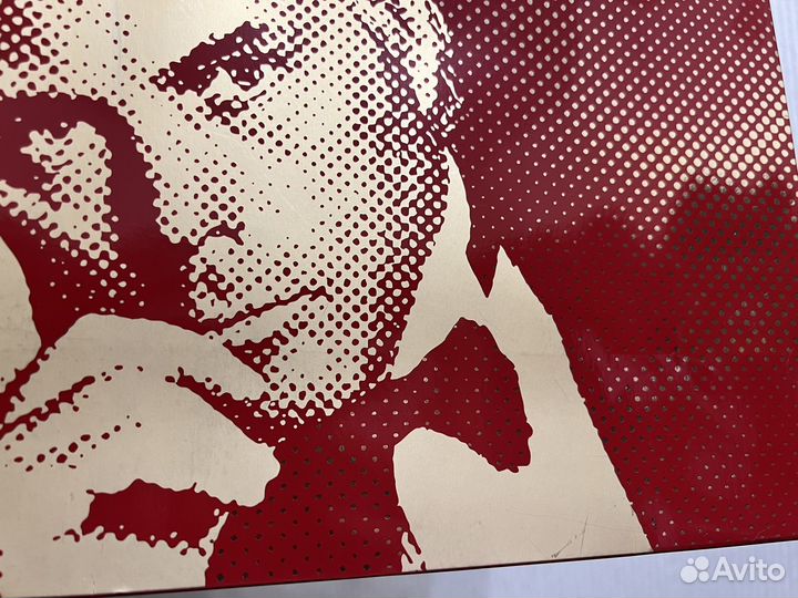 Пакет бренда Giorgio Armani с лицом дизайнера