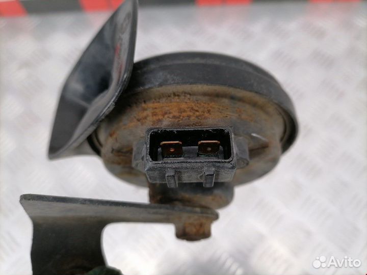 Сигнал (клаксон) Audi A6 4A/C4 1995 8D0951221