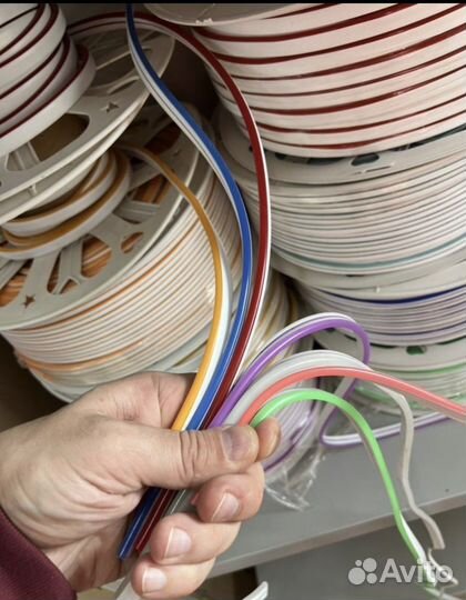 Гибкий неон 12 Воль и 220 волт