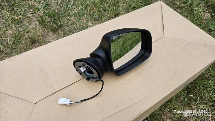 Зеркало заднего вида боковое правое Renault Duster