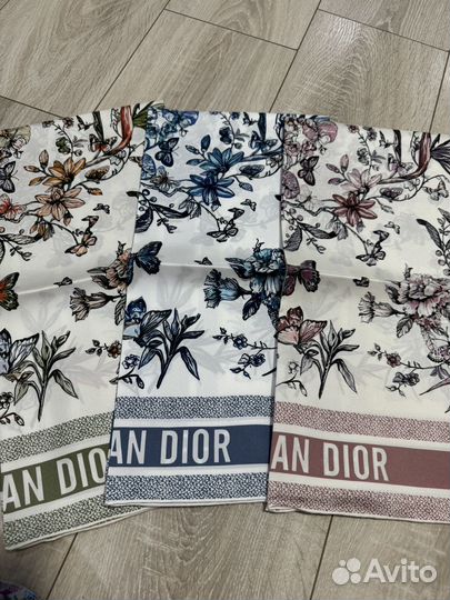 Шелковый платок Dior