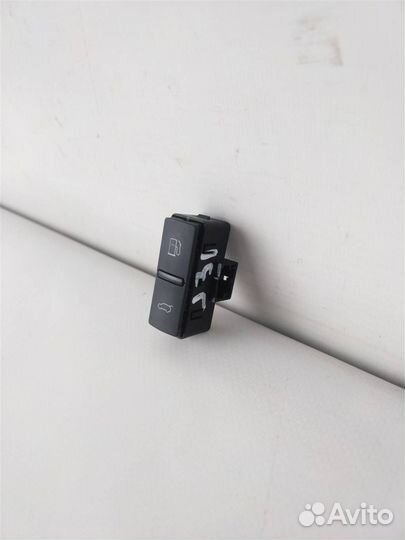 Кнопка открывания багажника ауди Q7 2005