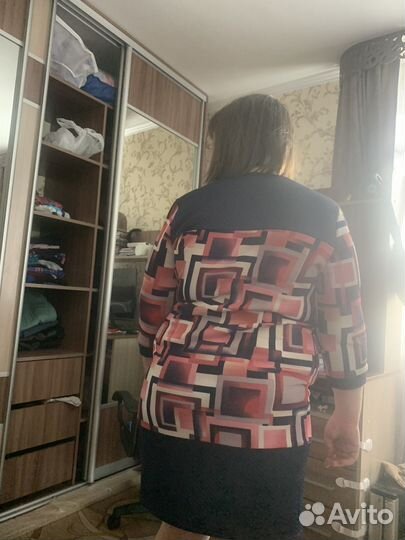 Продается женское платье