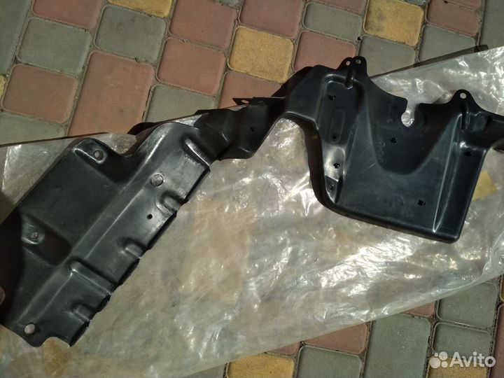 Защита двигателя левая Mitsubishi Lancer