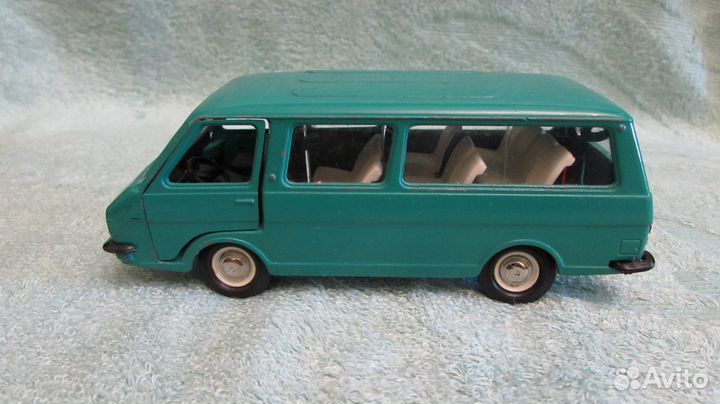 Раф 2203, Зелёный, СССР, 1:43