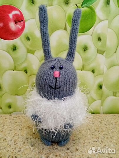 Вязаный заяц