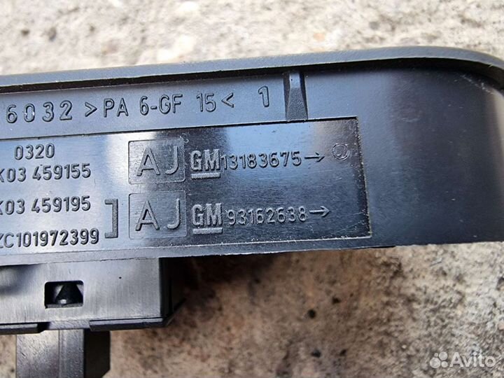 Кнопка стеклоподъемника Опель Астра Н