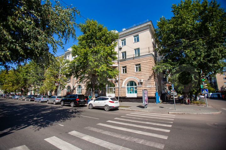 Аренда под торговлю в центре, 90 м²