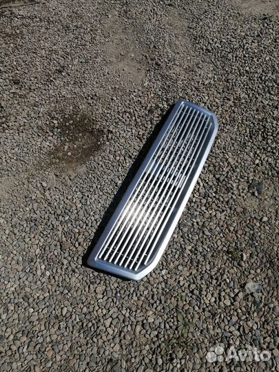 Решетка радиатора toyota land cruiser 120 prado