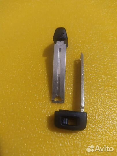 Аварийная вставка для Смарт ключа Toyota Camry