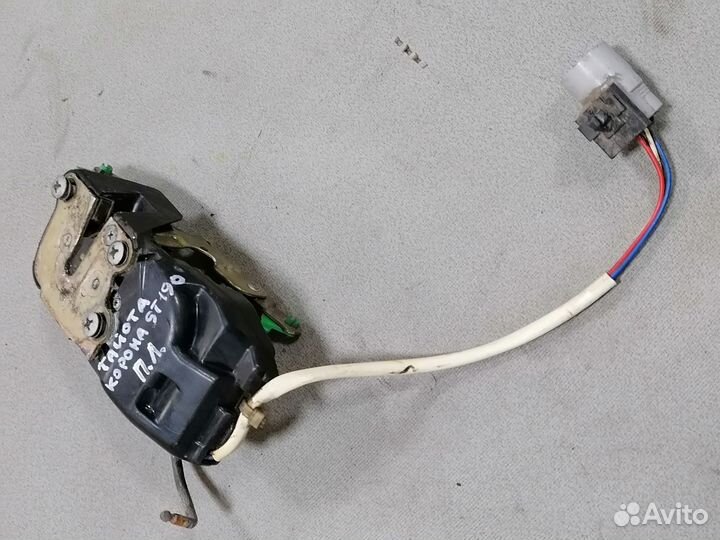 Замок передней лев.двери Toyota Corona ST190 1994