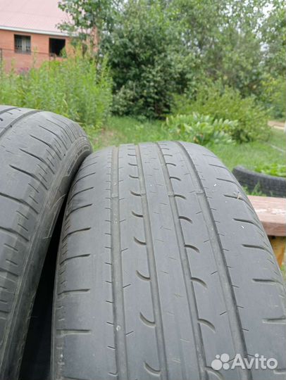 Goodyear EfficientGrip SUV 4x4 215/60 R17 96