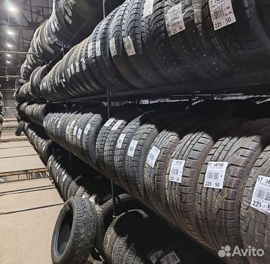 Nokian Tyres Hakkapeliitta 4 235/45 R18 94M