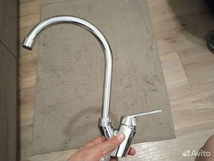 Смеситель для кухни новый