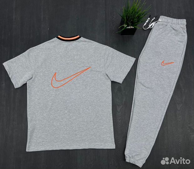 Костюм весенний Nike