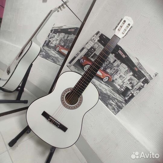 Классическая гитара новая