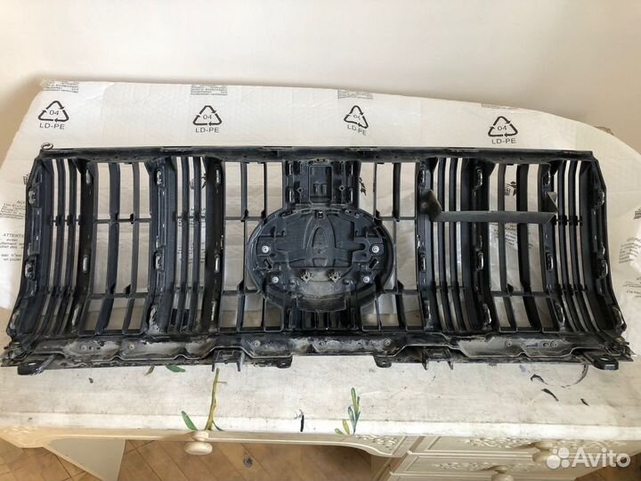 Решетка радиатора Toyota Land Cruiser Prado 150