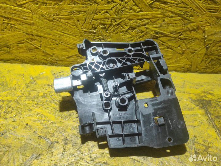 Ручка двери внешняя левая Peugeot Partner B9 DV6