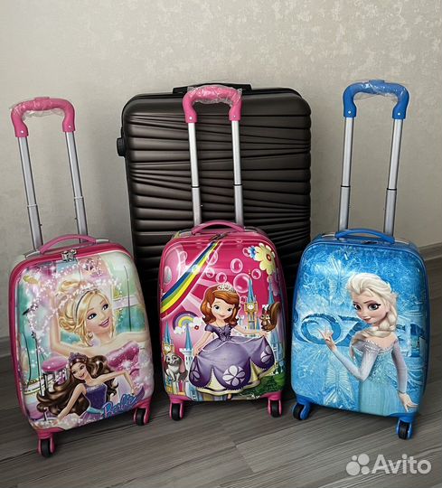 Чемодан детский новый