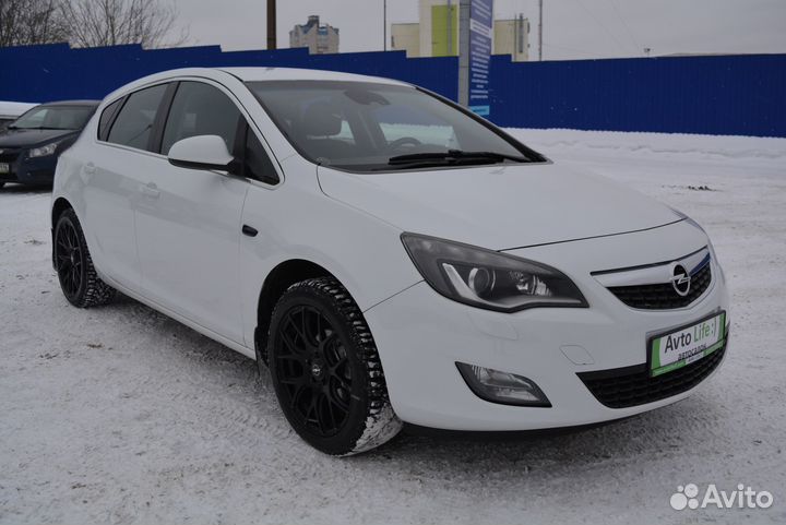 Opel Astra 1.4 AT, 2011, 182 000 км